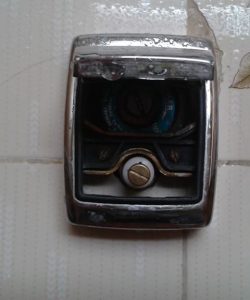 2606069617